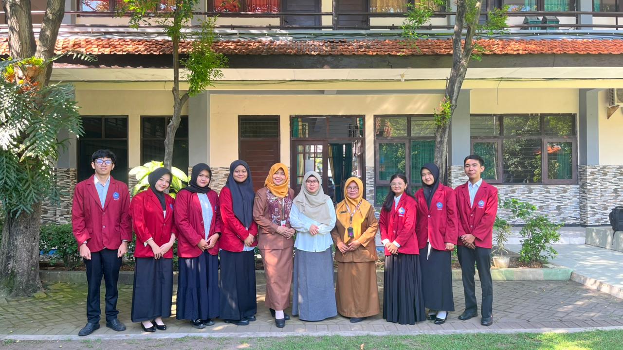 Menelusuri Jejak Guru Masa Depan: Mahasiswa Pendidikan Bahasa Inggris Umsida Tuntaskan PLP I di SMKN 2 Buduran