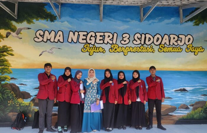 Mahasiswa Pendidikan Bahasa Inggris Umsida Tuntaskan Praktik PLP I di SMAN 3 Sidoarjo